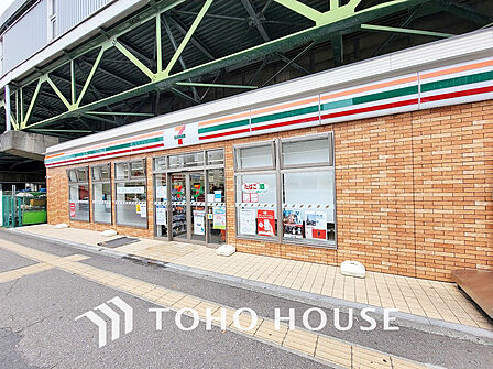 セブンイレブン 京急ST大森海岸店 距離1000m