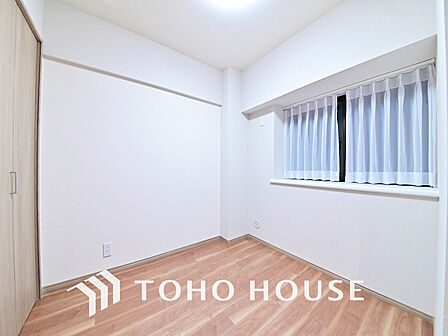 採光もある洋室は、くつろぎのひと時を過ごすのにぴったり