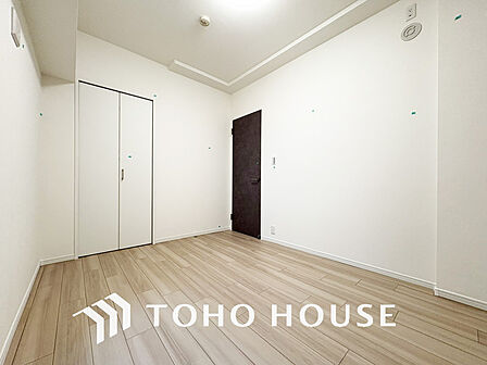 シンプルですっきりとした室内は飽きのこない居心地の良い雰囲気です