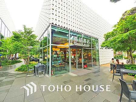 代官山 蔦屋書店 距離750m
