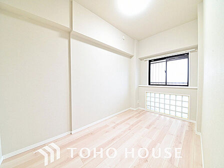 採光もある洋室は、くつろぎのひと時を過ごすのにぴったり