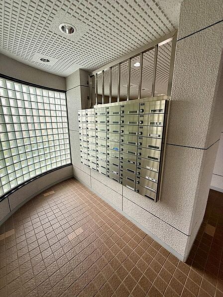 JR川越線「日進」駅徒歩9分、宮原駅利用可、角部屋、専用ポーチ付き、ペット飼育可