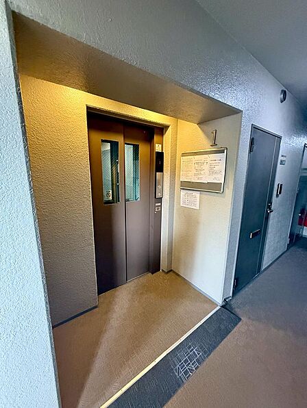 JR川越線「日進」駅徒歩9分、宮原駅利用可、角部屋、専用ポーチ付き、ペット飼育可
