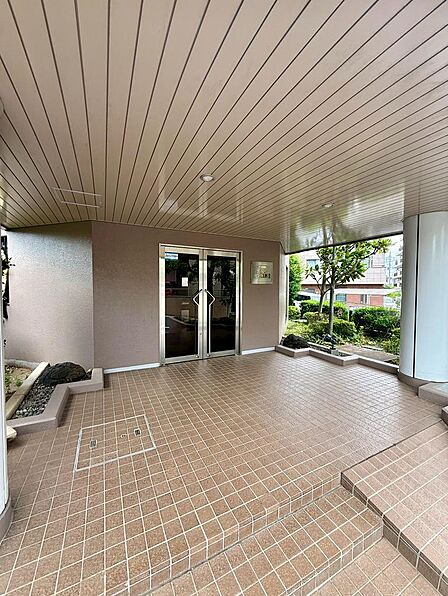 JR川越線「日進」駅徒歩9分、宮原駅利用可、角部屋、専用ポーチ付き、ペット飼育可