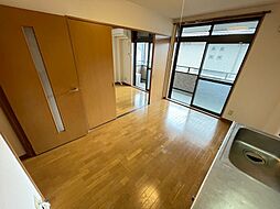 ロザージュII 203 2階2DKのリビング/ダイニング