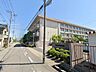 周辺：三条市立第三中学校まで約950mです。学校が近いと習い事や勉強にも打ち込みやすいですね。