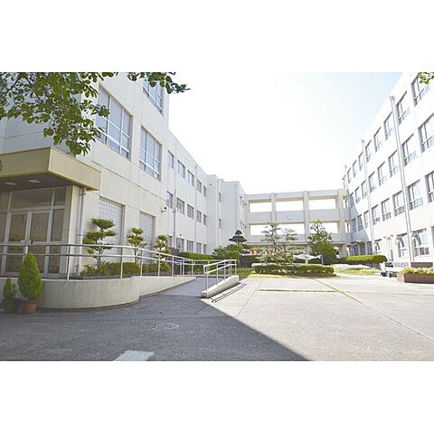 小学校「相生小学校まで500ｍ」