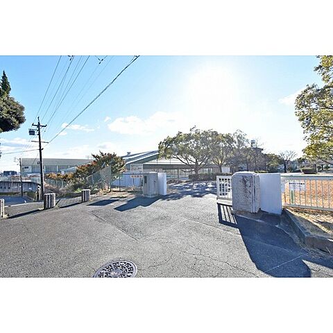 中学校「豊明市立豊明中学校まで1533ｍ」