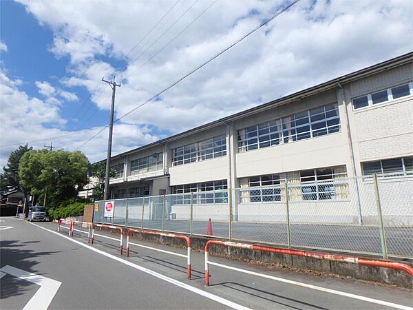 画像15:松阪市立第一小学校（1403m）