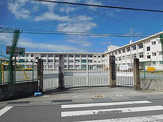 画像18:松阪市立松江小学校（577m）