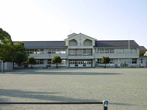 画像17:松阪市立米ノ庄小学校（1316m）