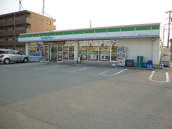 ファミリーマート 松阪インター店（382m）