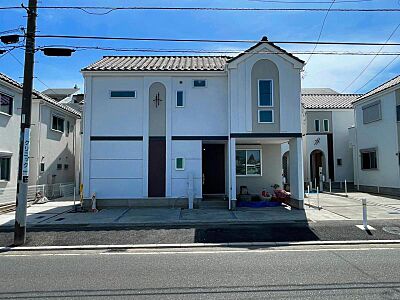 外観：【内外観】閑静な住宅地で子育て家族にピッタリ。毎日のお散歩も快適な緑に恵まれたエリア