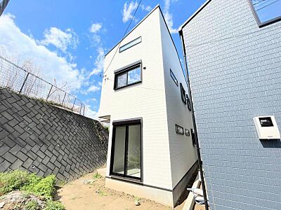 外観:【外観】流行に左右されず将来にわたって価値が継続する佇まい!良好な住環境が保たれたエリアで新生活を! 外観:【外観】流行に左右されず将来にわたって価値が継続する佇まい!良好な住環境が保たれたエリアで新生活を!