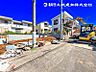 その他：【外観】道路側から見た現地の様子です。整地と配管工事が行われています。
