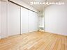 室内：【洋室】収納を作れば自主的に片付ける習慣がつくかもしれません。子供部屋は自分で片づけやすい環境づくり