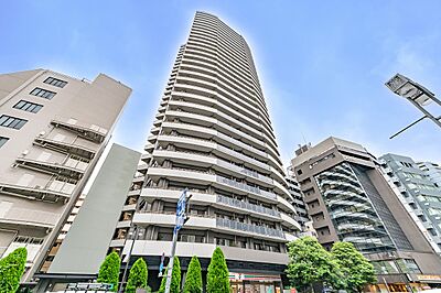 外観:「翼」をイメージしたバルコニー形状が特徴的な外観デザイン 外観:「翼」をイメージしたバルコニー形状が特徴的な外観デザイン