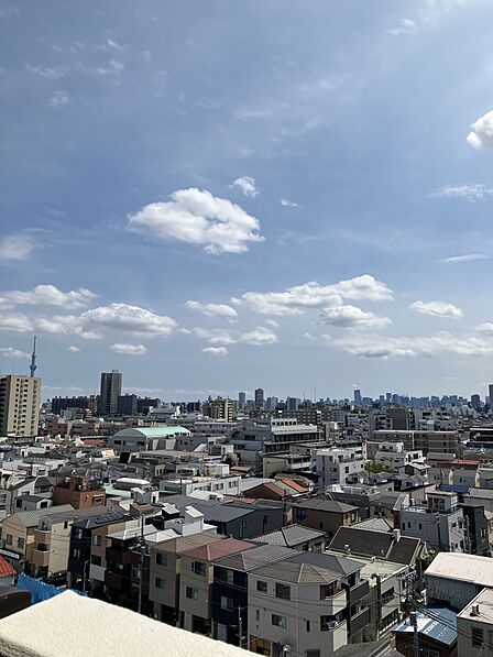 バルコニーから見る南側の眺望