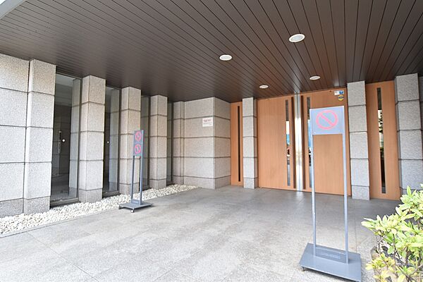 エントランスを拡大表示