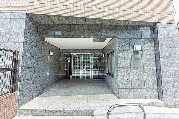 エントランスを拡大表示