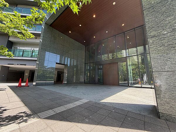 エントランスを拡大表示