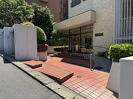 エントランス外観