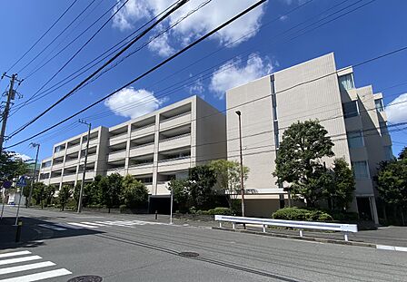 田園都市線「たまプラーザ駅」徒歩15分