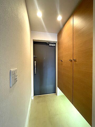 玄関 ファミリアーレ大曽根 8階/-