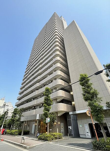 別角度からの建物外観です。