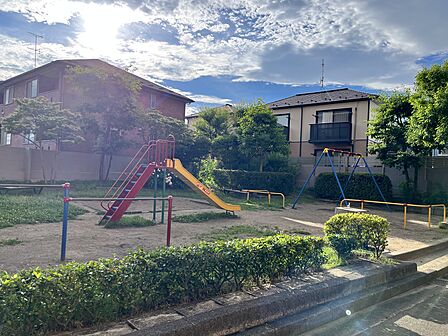 敷地内の遊び場
