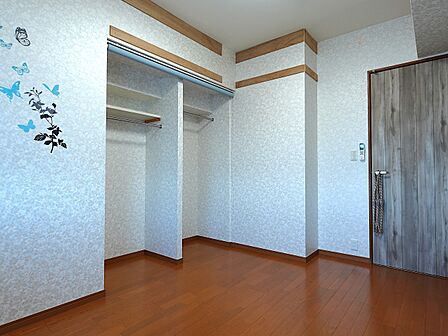 北側洋室には物入あり