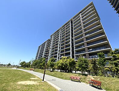 外観：2021年完成のマンションです