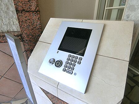 オートロックとなっており、安心して過ごすことができます。