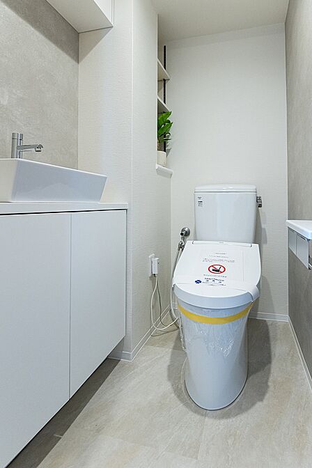 温水洗浄便座付きトイレ