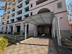 西側エントランスアプローチ