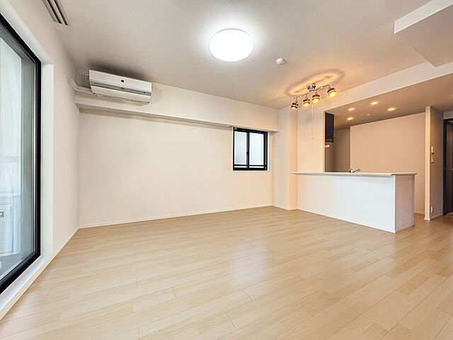 リビング/ダイニング 草加市松原3丁目