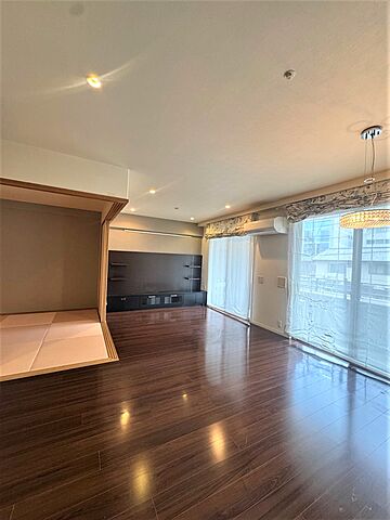 リビング/ダイニング サーパス中央町参番館 2階/-