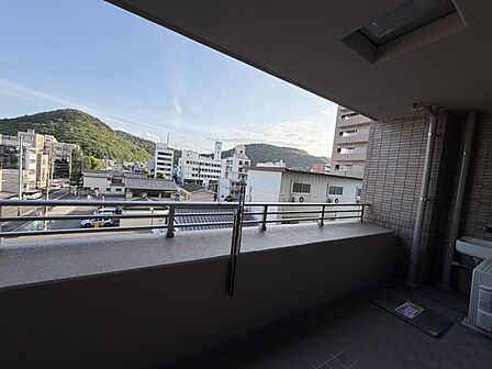 バルコニー　眺望は永久に保証されるものではありません