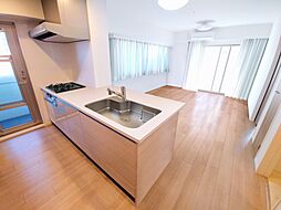 アルファステイツ中前川町ＩＩ 3LDKのリビング/ダイニング