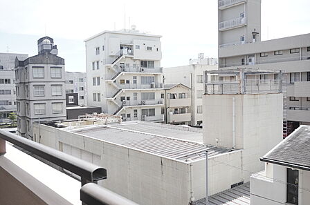 バルコニーからの眺望 南東面撮影 眺望は永続的に保証されるものではありません