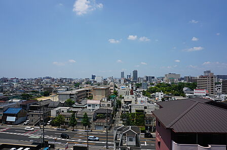西側バルコニーからの眺望(眺望は永久に保証されるものではありません)