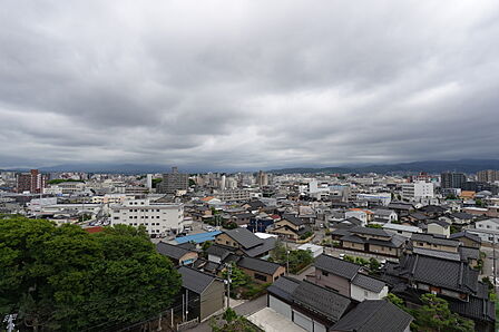 バルコニーから南東側の眺望(眺望、周辺環境は永続的に保証されるものではありません)