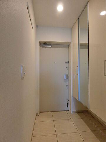 玄関 グランドガーデン燕三条駅 3階/-