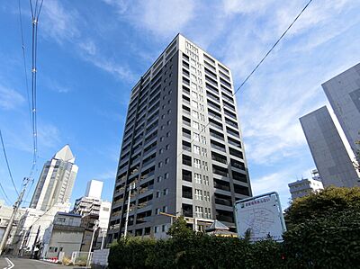 外観：古町エリアでも存在感のある18階建てレジデンス
