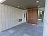 エントランス：自動ドアのマンションエントランス