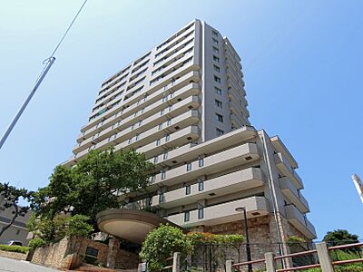 外観:大規模修繕工事中のため2026年4月撮影のものを掲載しています。 外観:大規模修繕工事中のため2026年4月撮影のものを掲載しています。