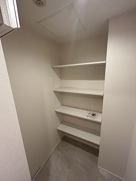 玄関横の納戸