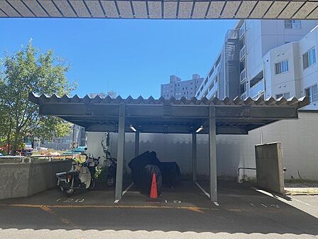 バイク置き場 月額2000円