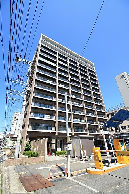 地下1階付地上14階建建て、総戸数65戸　「肴町商店街（ホットライン肴町）」に近接