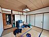 和室：【洋室約8帖】 収納もしっかりついているので、おもてなしにも便利です。
